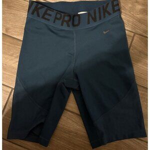 Nike Pro Dri-Fit Women’s Size Medium Turquoise Teal Tight Fit -Bike Shorts